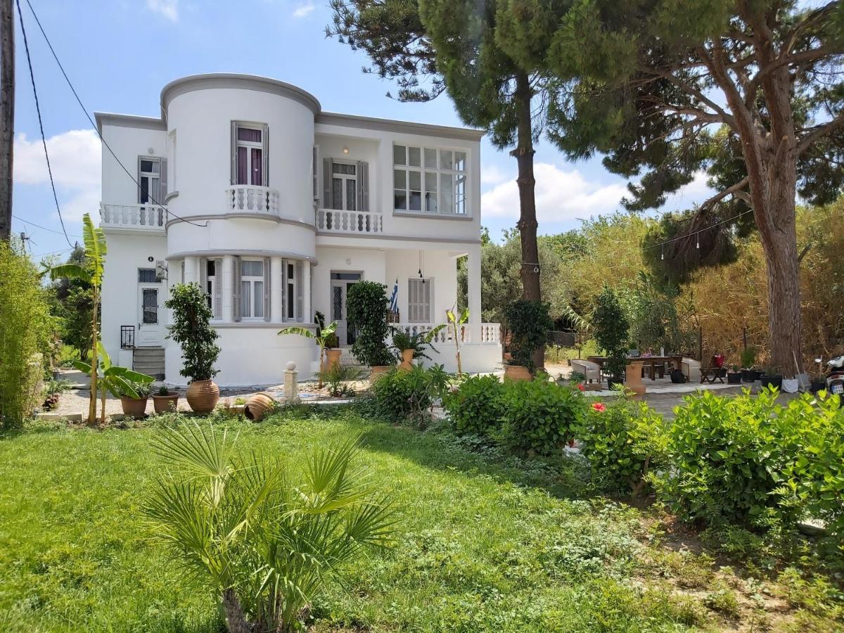 Tower Traditional Pool Villa Kremastí Exteriér fotografie
